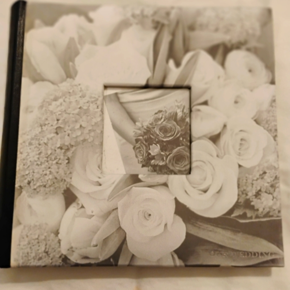 Elegant Floral Photo Album - Black and White